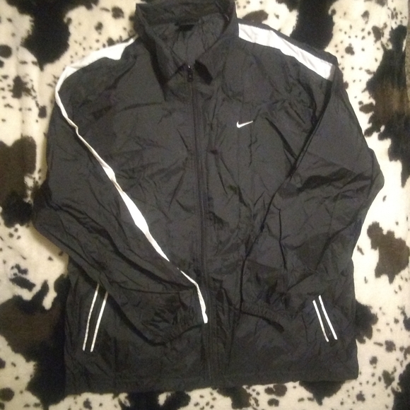 Nike Other - NIKE windbreaker sizeL